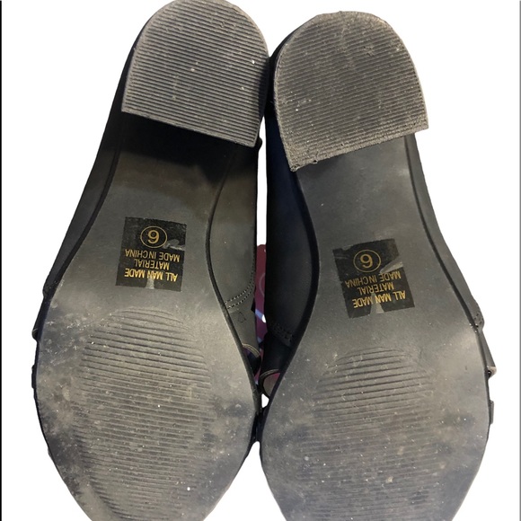 Heart in D block heel short gator lace wrap sandals with easy on back zip EUC - Picture 5 of 8